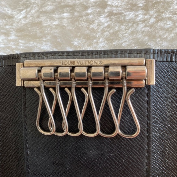 Authentic LV Keyholder - Picture 8 of 8